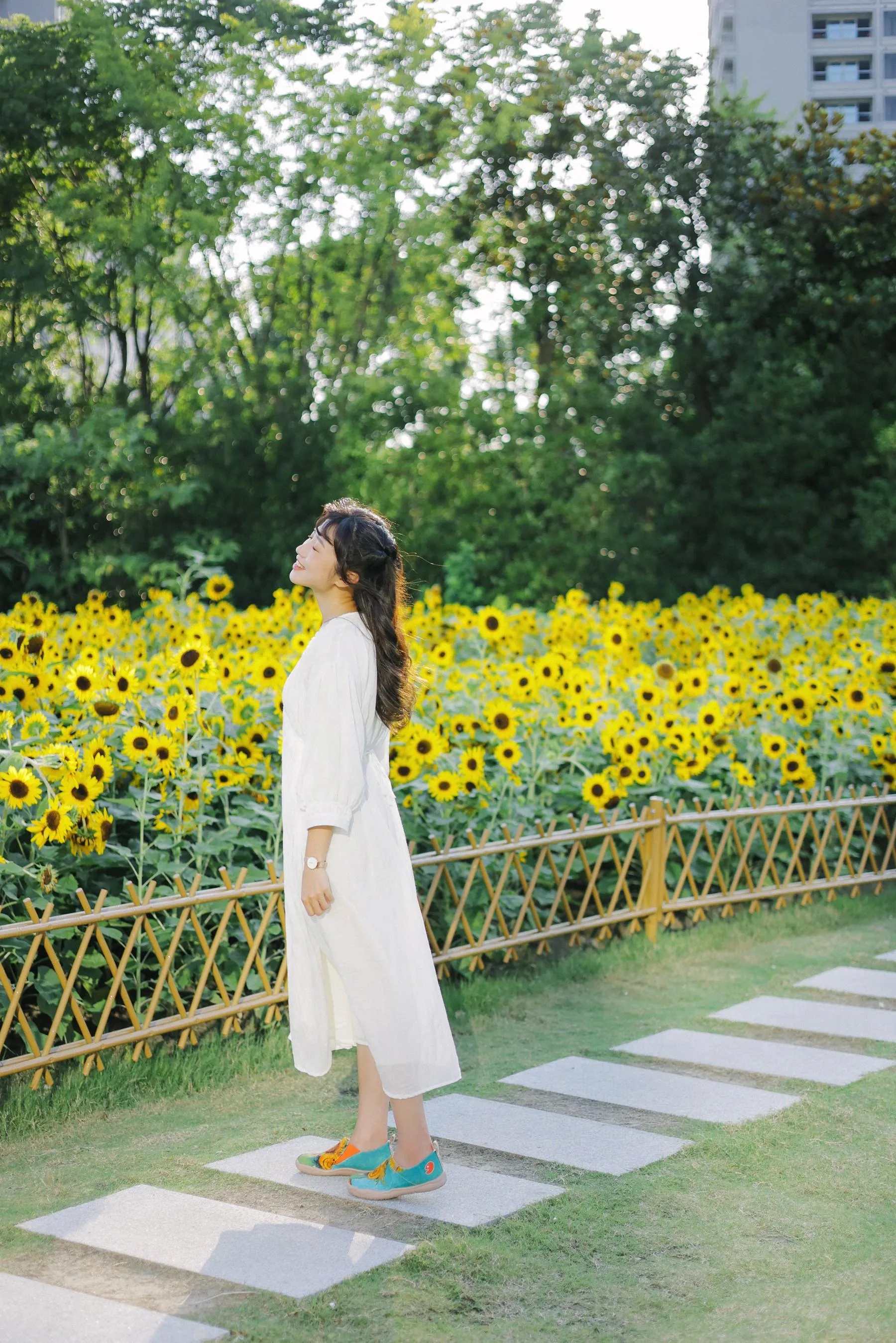 [YITUYU艺图语]2022.08.29 阳光下的花和你 蓝胖子- [25P]插图4